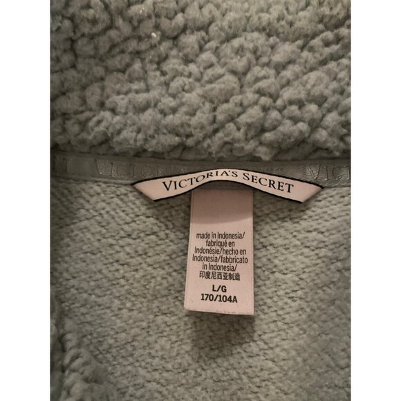 Victorias Secret Cropped 3/4 Zip top - Picture 2 of 2